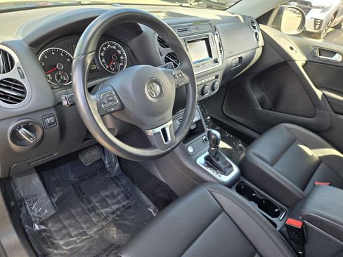 Used 2016 Volkswagen Tiguan S FWD image 10