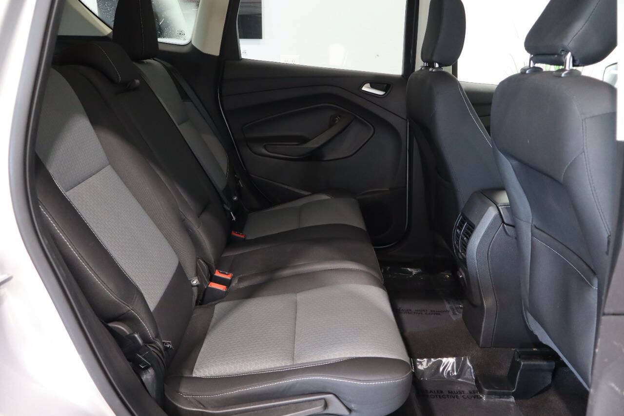Used 2019 Ford Escape SE FWD image 12