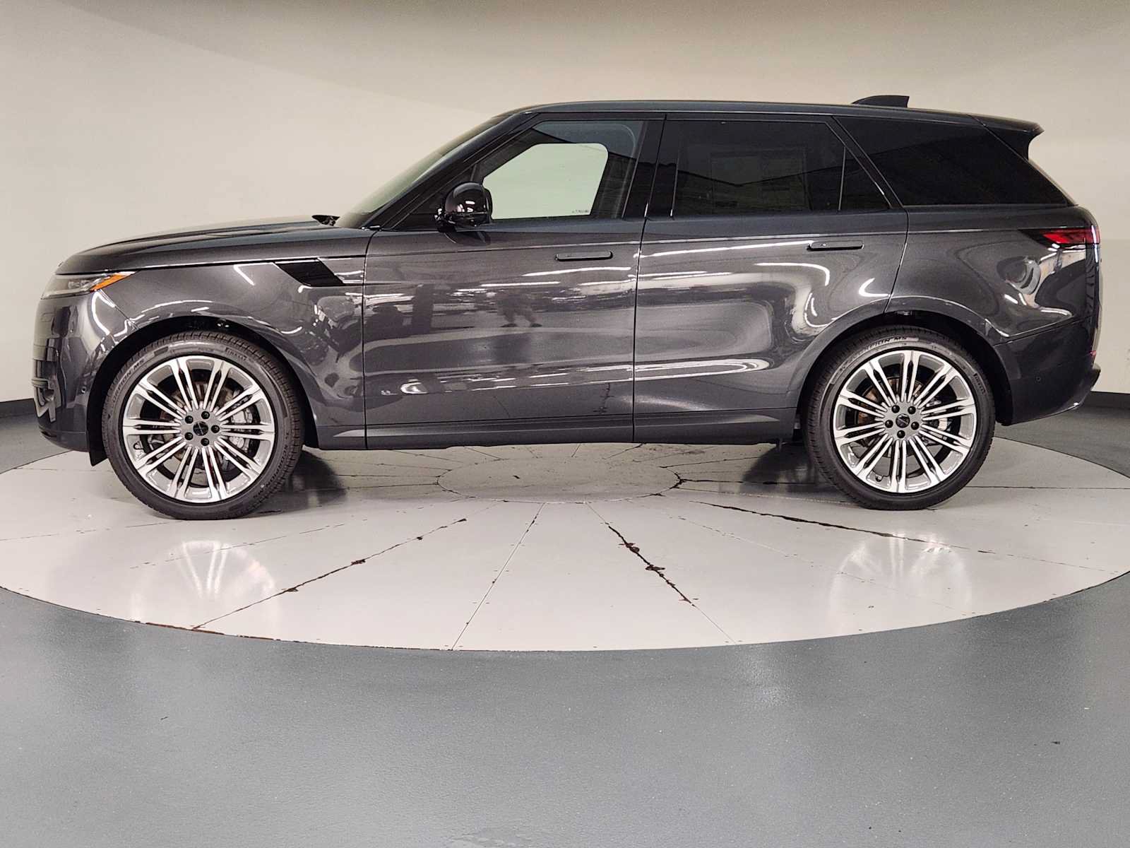 New 2026 Land Rover Range Rover Sport SE AWD/4WD image 5