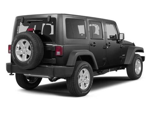 Used 2013 Jeep Wrangler Unlimited Sahara w/ Connectivity Group AWD/4WD image 2