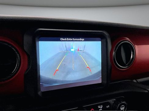 Used 2018 Jeep Wrangler Unlimited Rubicon AWD/4WD image 14