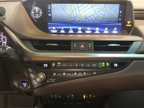 Used 2021 Lexus ES 300h w/ Premium Package image 19