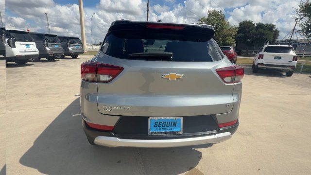 Used 2025 Chevrolet TrailBlazer LT AWD/4WD image 7