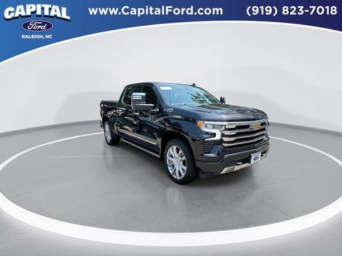Used 2024 Chevrolet Silverado 1500 High Country w/ High Country Premium Package AWD/4WD image 2