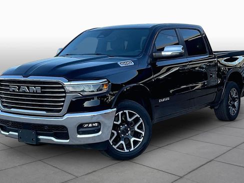 Used 2025 RAM 1500 Laramie AWD/4WD image 3