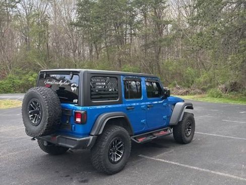 Used 2024 Jeep Wrangler Willys image 7