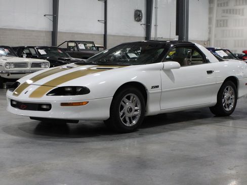 Used 1996 Chevrolet Camaro Z28 RWD image 34