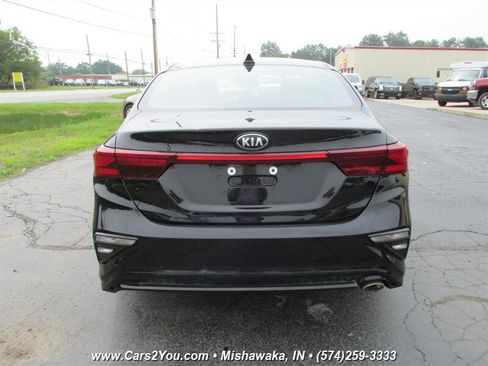 Used 2021 Kia Forte LXS FWD image 5