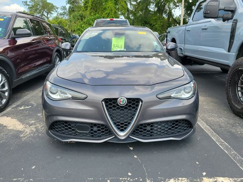 Used 2017 Alfa Romeo Giulia Ti w/ TI 19" Sport Package RWD image 2