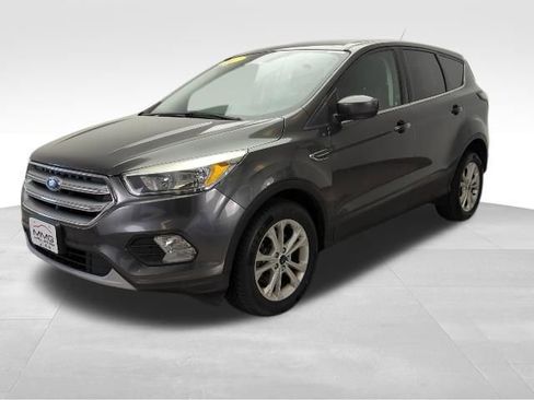 Used 2017 Ford Escape SE w/ SE Cold Weather Package AWD/4WD image 1