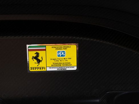 Used 2022 Ferrari SF90 Spider image 26