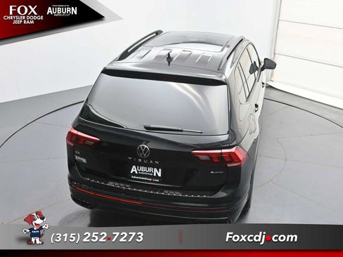 Used 2024 Volkswagen Tiguan SE R-Line AWD/4WD image 32