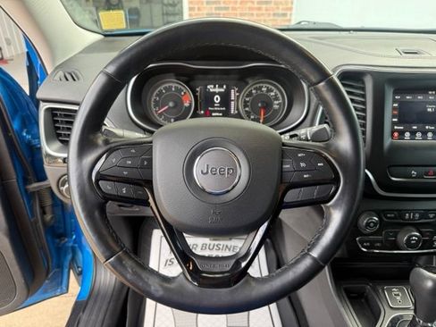 Used 2021 Jeep Cherokee Latitude Plus FWD image 23