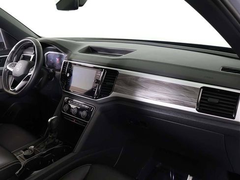 Used 2023 Volkswagen Atlas Cross Sport SE w/ Panoramic Sunroof Package image 29