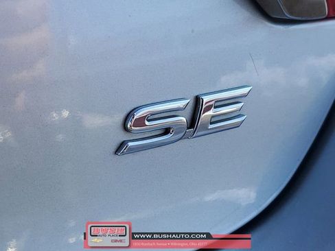 Used 2016 Toyota Camry SE image 8