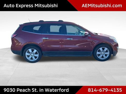 Used 2017 Chevrolet Traverse LT w/ Style and Technology Package AWD/4WD image 5
