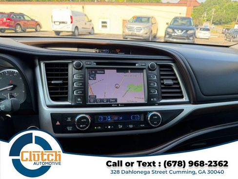 Used 2015 Toyota Highlander Limited w/ Driver Technology Package FWD image 32