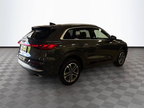Certified 2025 Audi Q5 Premium w/ Convenience Package AWD/4WD image 7