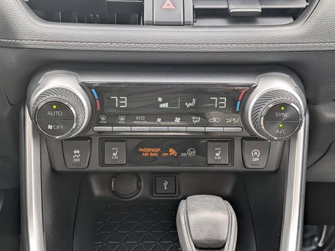 Used 2022 Toyota RAV4 XLE w/ Convenience Package AWD/4WD image 31