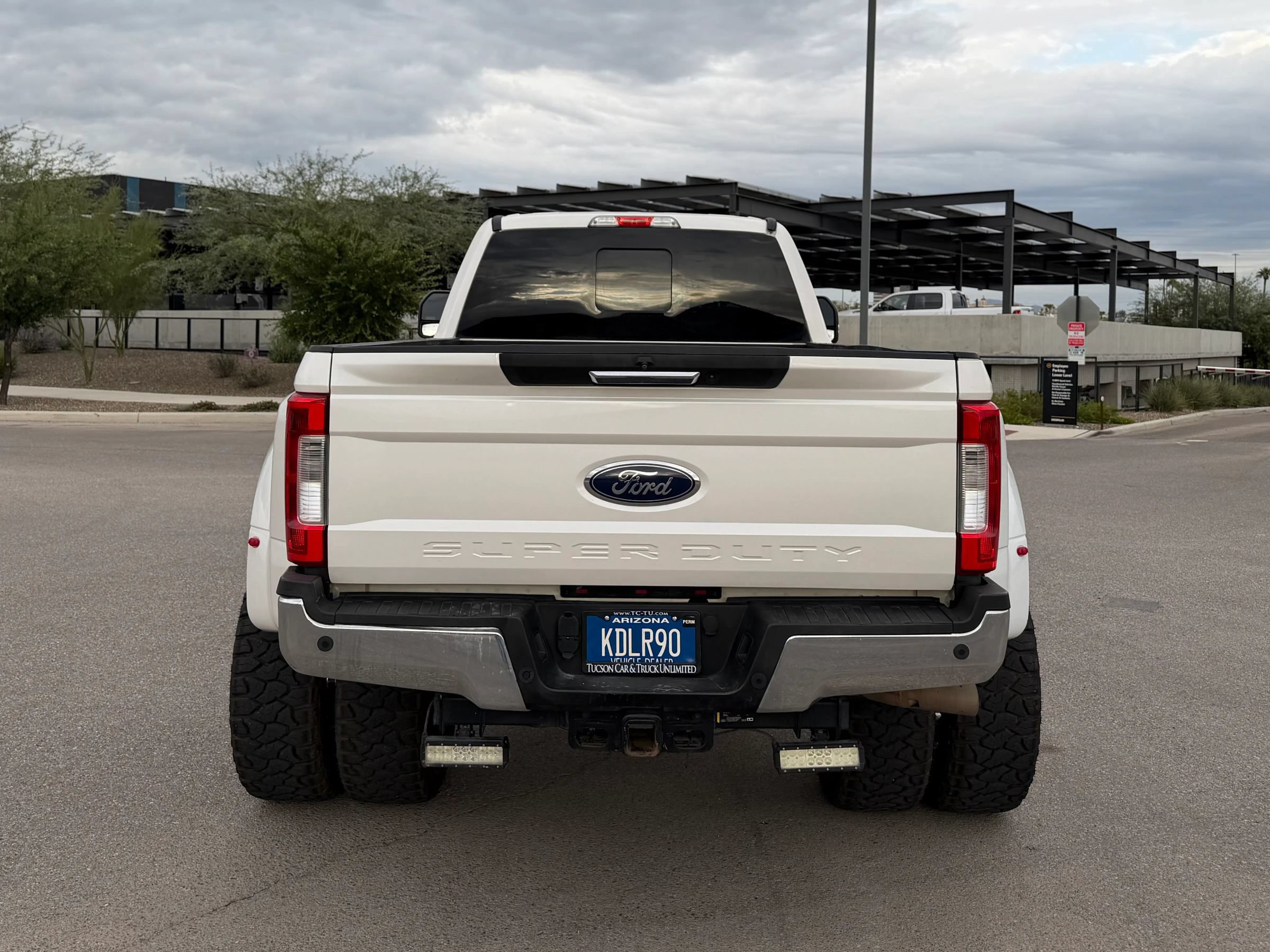 Used 2017 Ford F350 Lariat AWD/4WD image 3