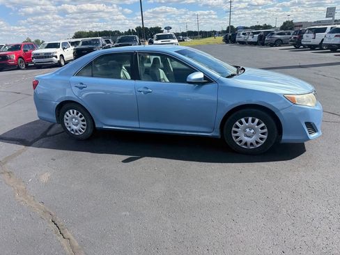 Used 2012 Toyota Camry LE FWD image 8