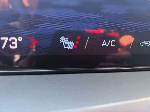 Used 2026 Chevrolet Traverse LT image 34