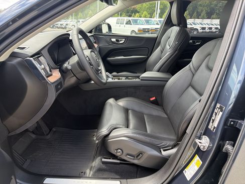 Used 2024 Volvo XC60 B5 Ultimate w/ Protection Package Premier AWD/4WD image 9