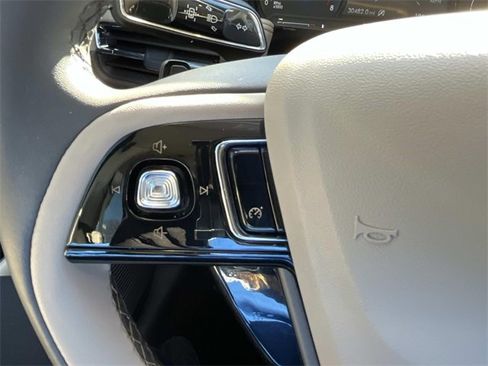 Used 2022 Lincoln Corsair FWD w/ Equipment Group 101A image 31