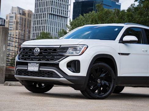 Used 2026 Volkswagen Atlas Cross Sport SE AWD/4WD image 2