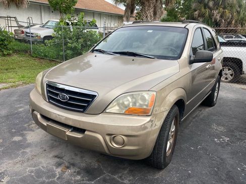Used 2008 Kia Sorento 2WD image 1