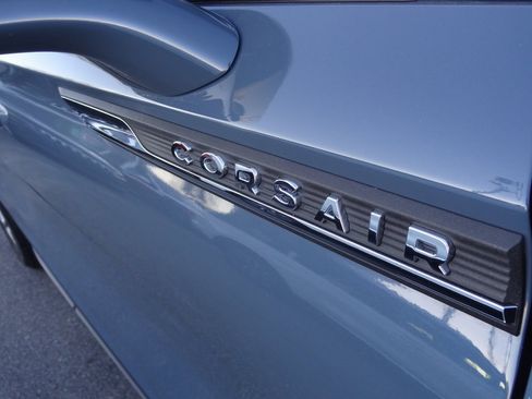 Used 2025 Lincoln Corsair Premiere image 16