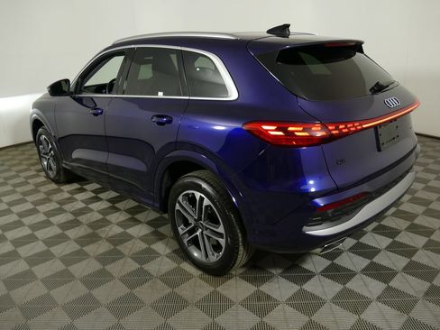 Certified 2025 Audi Q5 Premium w/ Premium Plus AWD/4WD image 5