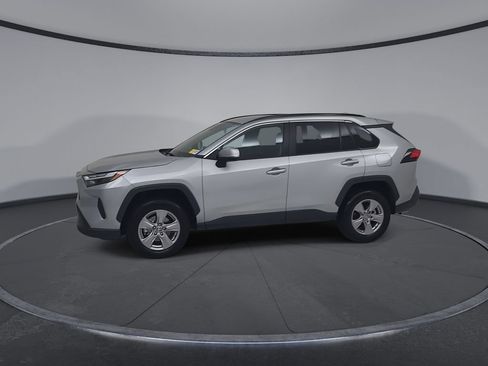 Used 2025 Toyota RAV4 XLE AWD/4WD image 8