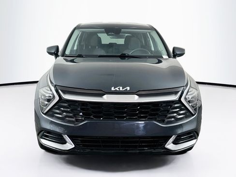 Used 2025 Kia Sportage LX FWD image 2