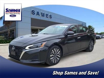 Used 2024 Nissan Altima 2.5 SV