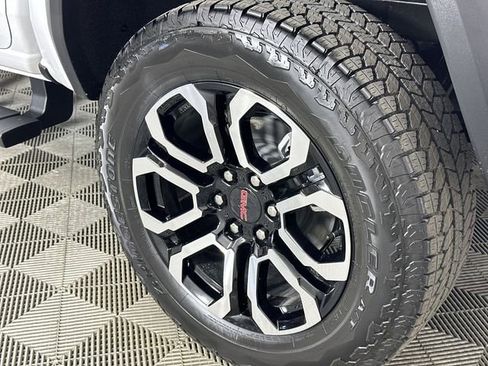 New 2026 GMC Canyon AT4 w/ Nightfall Essentials Package AWD/4WD image 34