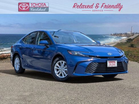 Used 2025 Toyota Camry LE w/ Convenience Package FWD image 1