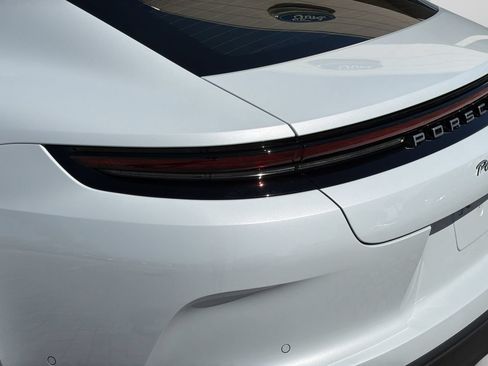 Used 2026 Porsche Panamera 4 E-Hybrid AWD/4WD image 7