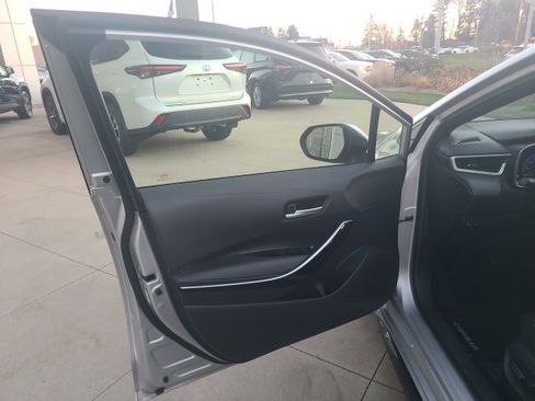 Used 2020 Toyota Corolla XSE image 17