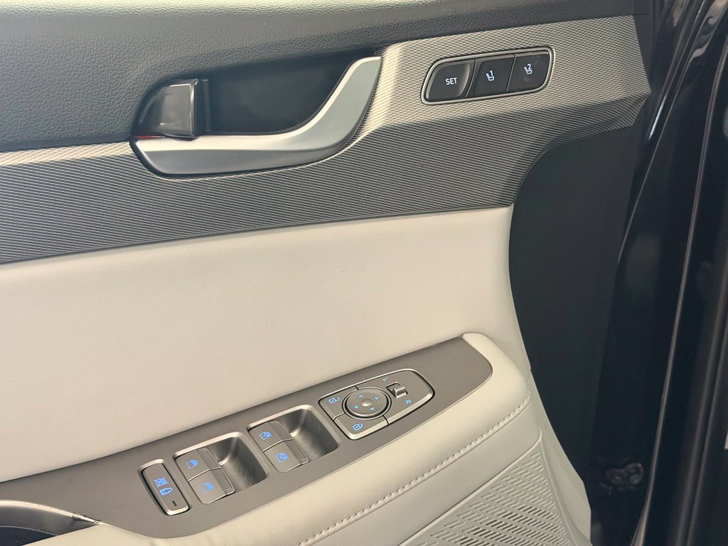 Used 2022 Hyundai Palisade SEL w/ Premium Package FWD image 13