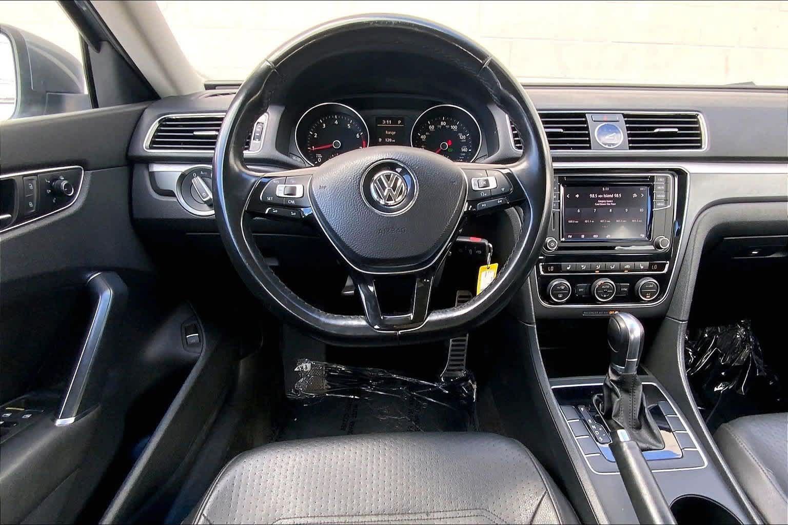 Used 2017 Volkswagen Passat 1.8T R-Line FWD image 14