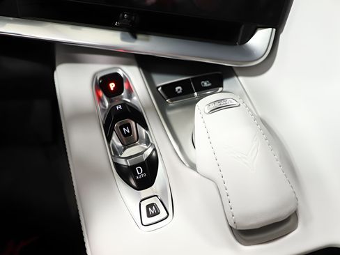 Used 2024 Chevrolet Corvette Stingray Preferred Cpe w/ Z51 Performance Package RWD image 10
