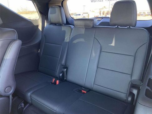 New 2026 Chevrolet Traverse LT image 14