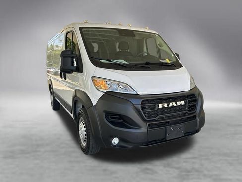 Used 2025 RAM ProMaster 2500 w/ Convenience Group FWD image 2