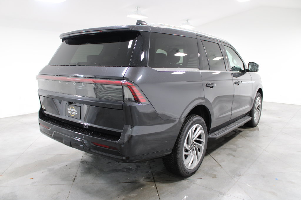 New 2026 Lincoln Navigator Premiere AWD/4WD image 8