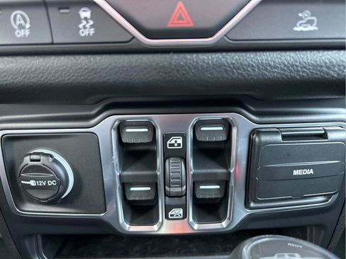 New 2026 Jeep Gladiator Sport AWD/4WD image 29