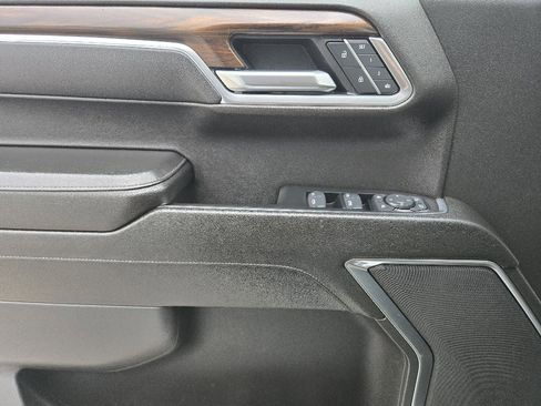 Used 2025 GMC Sierra 1500 SLT image 25