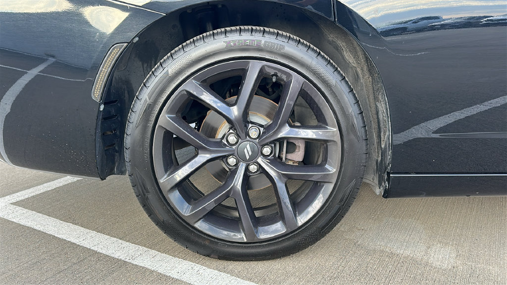 Used 2021 Dodge Charger SXT w/ Blacktop Package RWD image 17