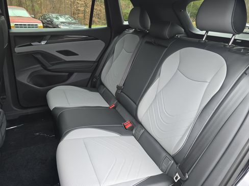 New 2026 Volkswagen Tiguan SE R-Line image 14