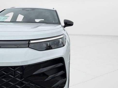 New 2026 Volkswagen Tiguan SE R-Line FWD image 34